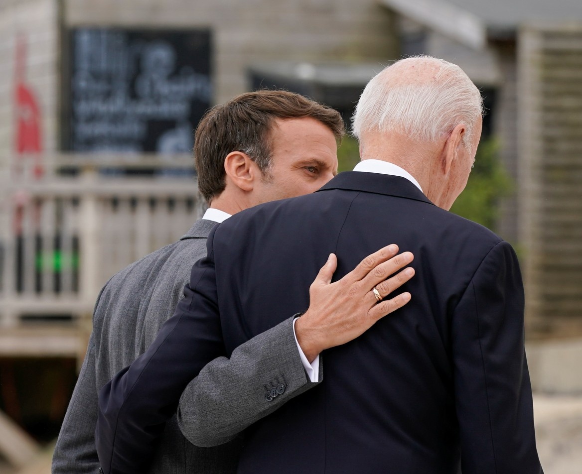 Ong Biden lam thu tuong Anh 'ten to' hai lan trong mot ngay hinh anh