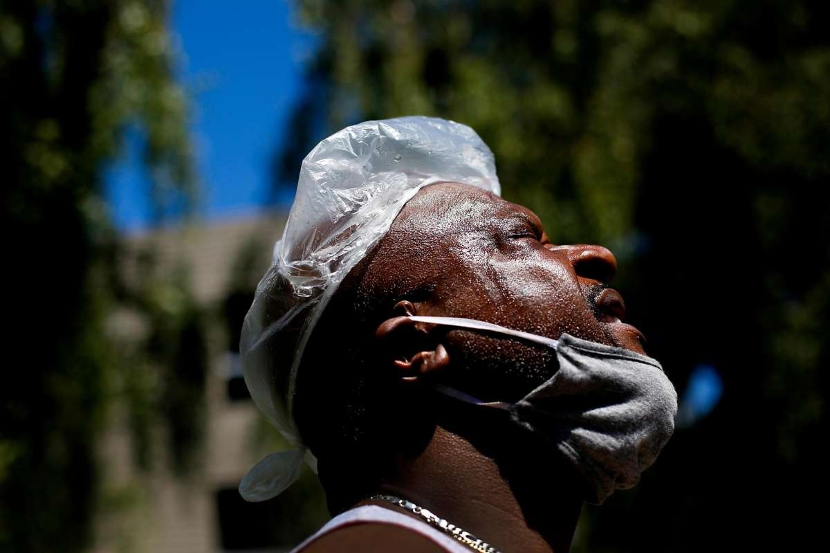 Nang nong thieu dot o My, cong nhan so chet giua cong truong hinh anh