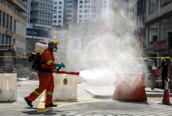 Thu do cua Malaysia cam nguoi dan ra khoi nha sau 20h hinh anh