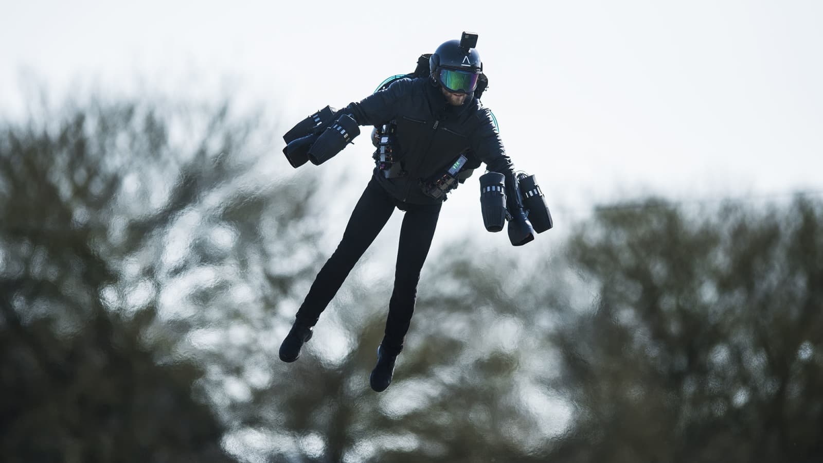 jetpack ba lo phan luc anh 1