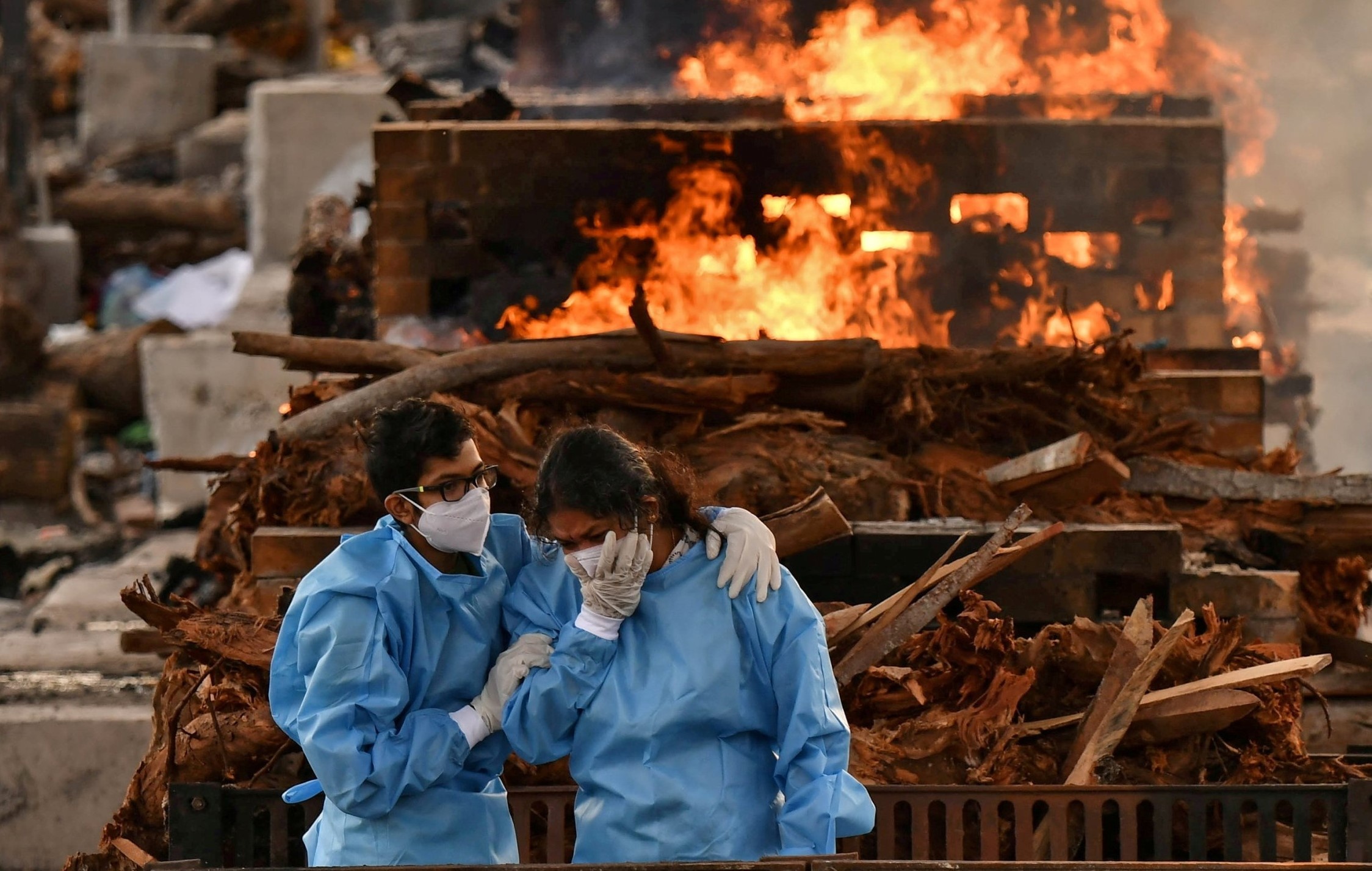 Vi sao nhieu noi o chau A dong loat vo tran? hinh anh