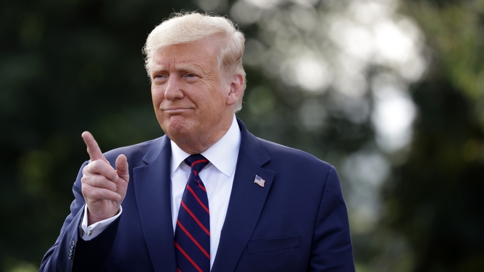 ong trump tro lai anh 1