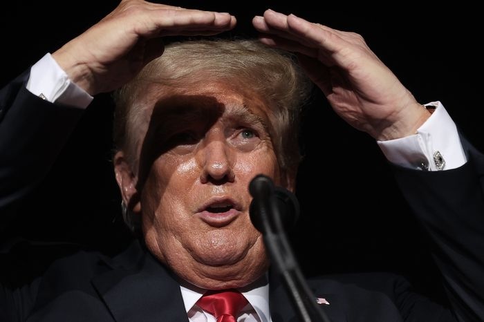 Cuu Tong thong Trump: Toi se khong tiem mui vaccine thu 3 hinh anh