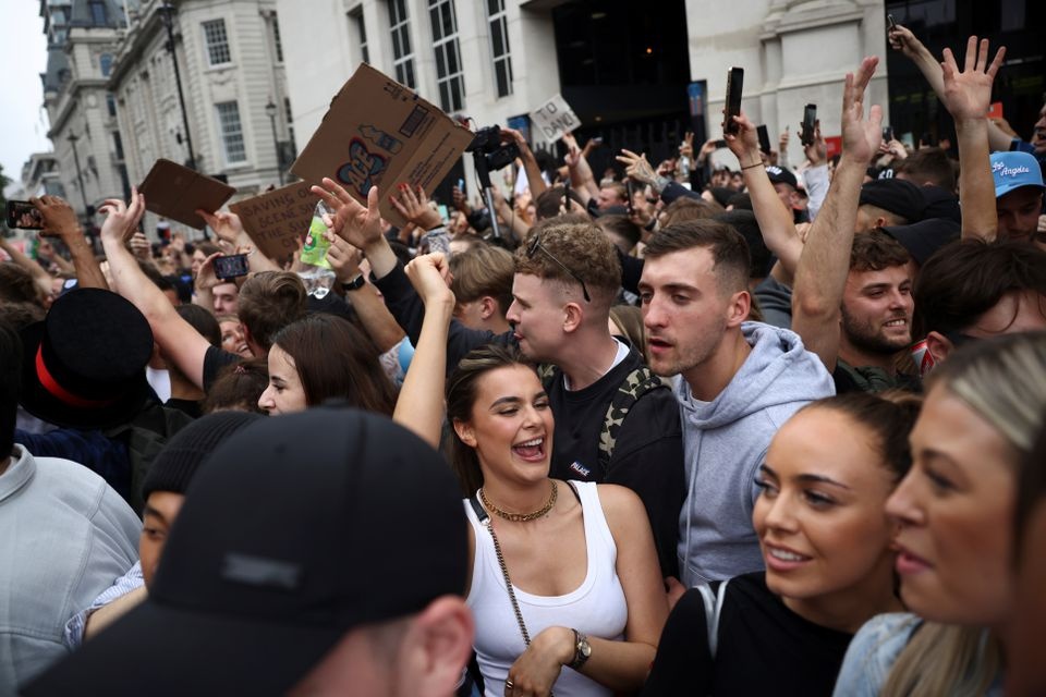 Khi nao dai dich Covid-19 ket thuc? hinh anh