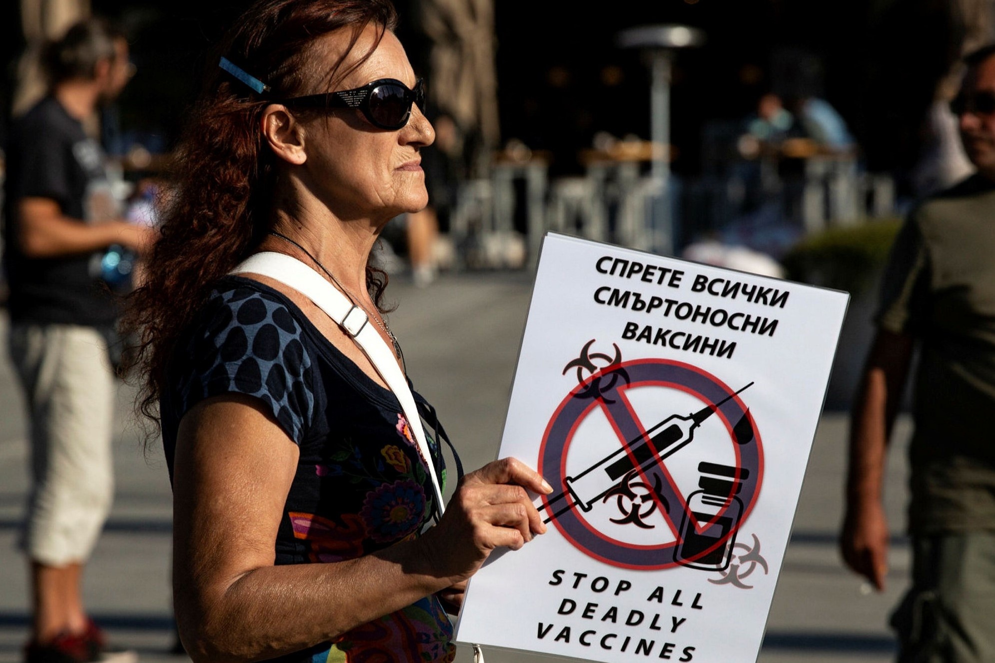 Nghich ly thua vaccine nhung tiem chung cham o chau Au hinh anh