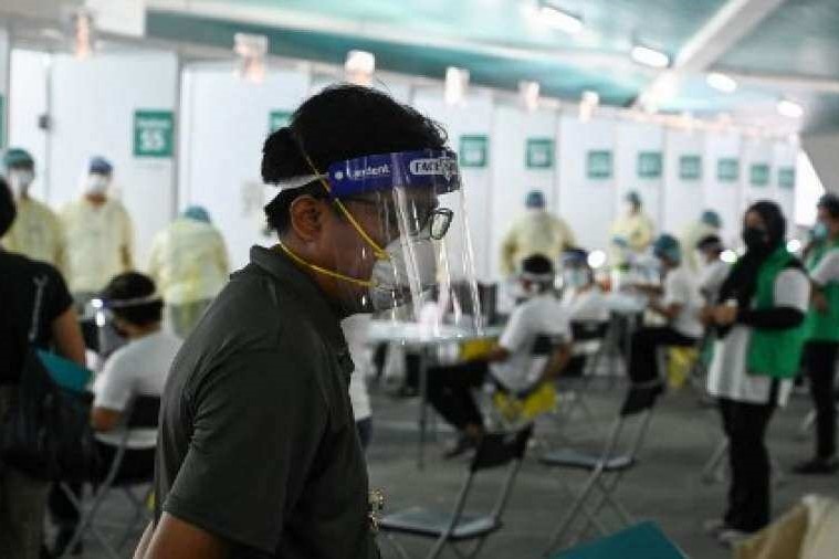 Chuyen gia Singapore canh bao vien canh 10.000 ca mac moi moi ngay hinh anh