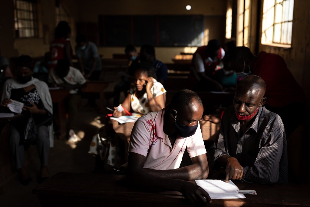 vaccine moderna anh 4