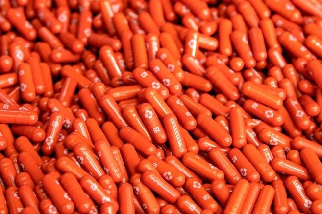 Hang loat 'vu khi moi' chong Covid-19 duoc ra mat hinh anh