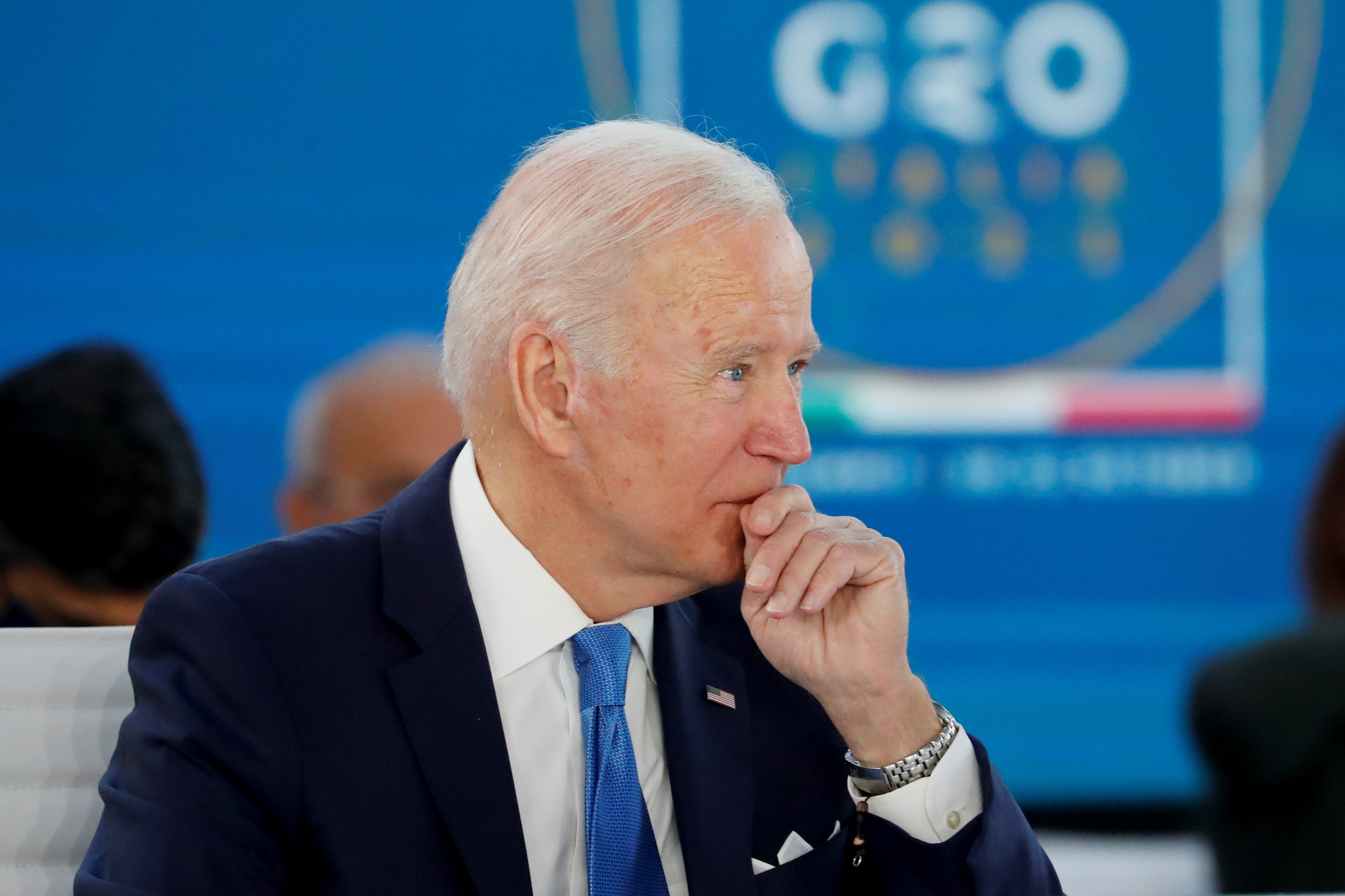 Nhiem vu nang ne cua ong Biden khi cong du chau Au hinh anh