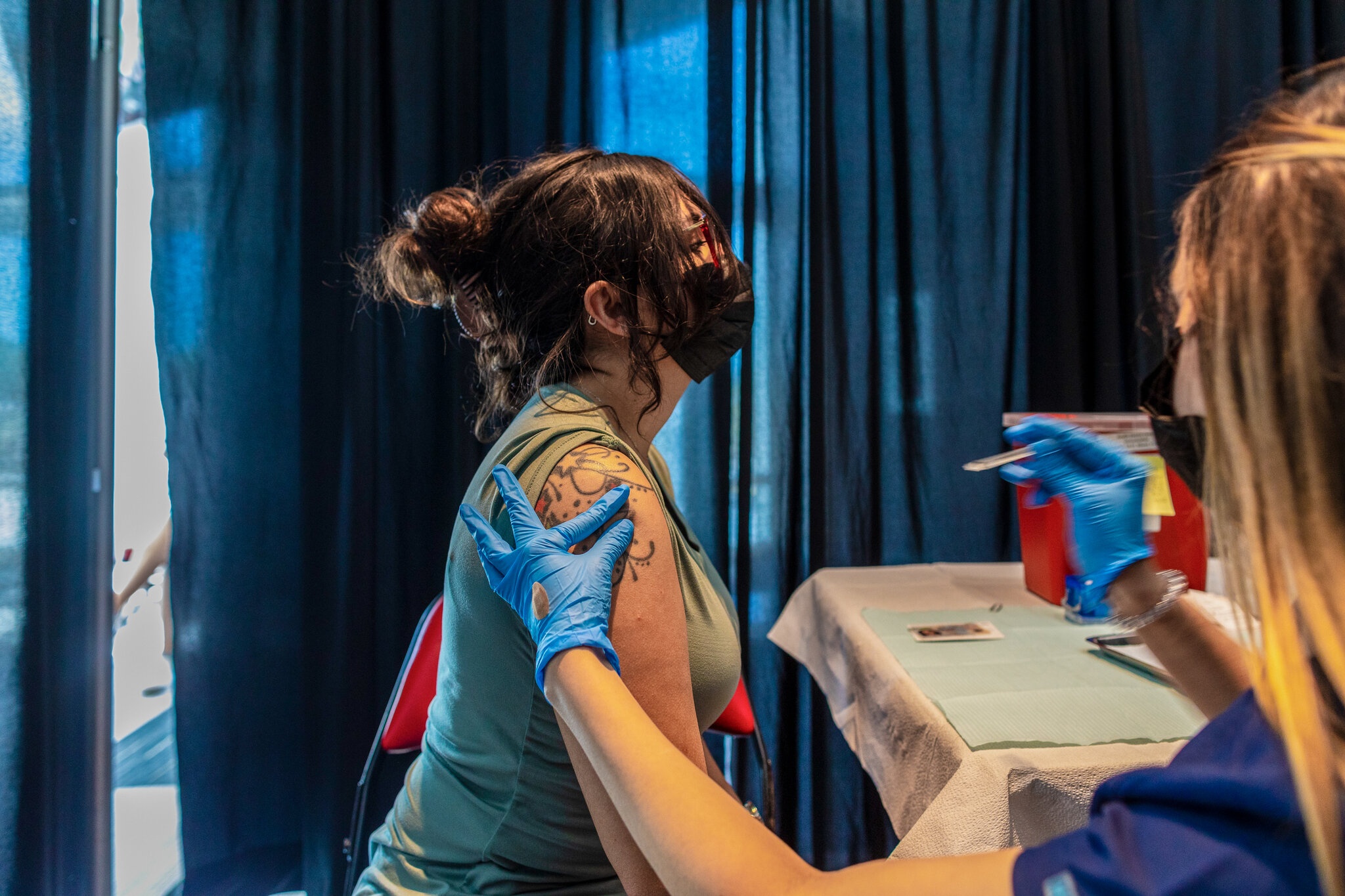 trieu chung keo dai hau covid-19 anh 4