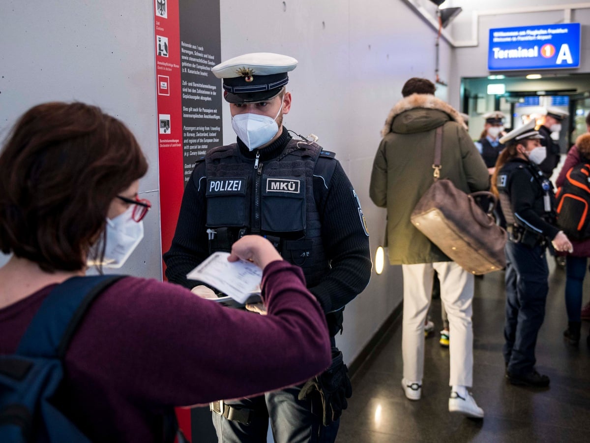 covid-19 bien chung moi anh 2