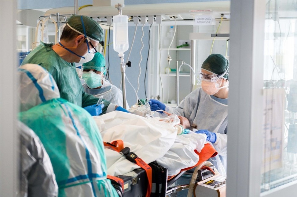 bien chung omicron anh 2