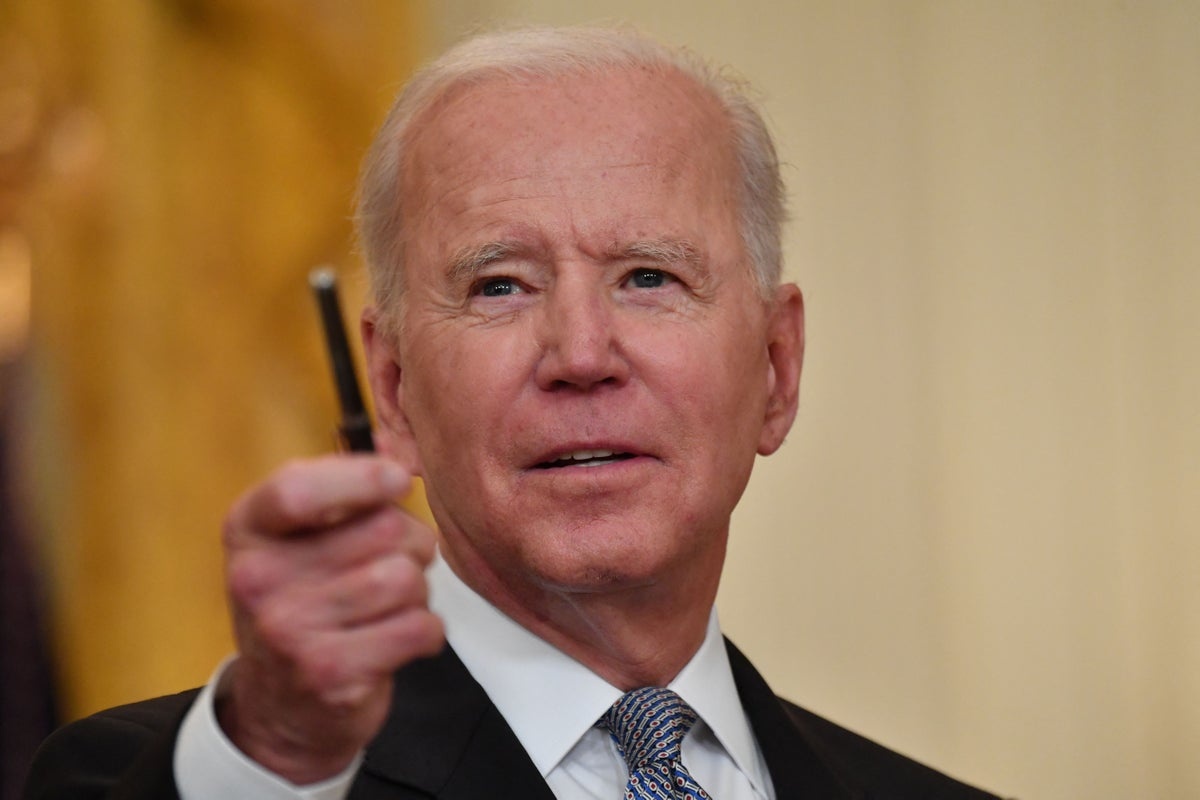 Ong Biden: Nga se tra ‘cai gia toi te’ neu tan cong Ukraine hinh anh