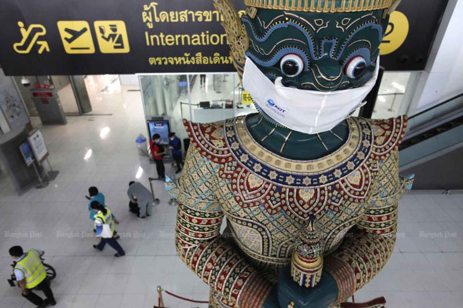 Dong Nam A chay dua mo cua hinh anh