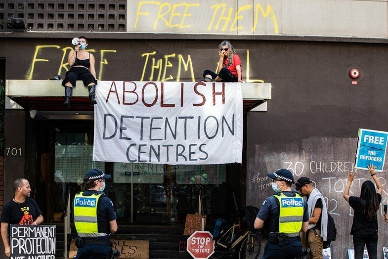 Khach san noi Djokovic bi tam giu 'giong nhu nha tu' hinh anh