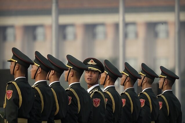 Quoc gia chau Au 'ti hon' doi dau Trung Quoc hinh anh