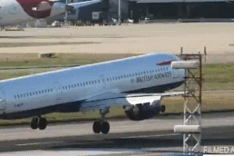 May bay suyt lat khi ha canh tai Anh hinh anh