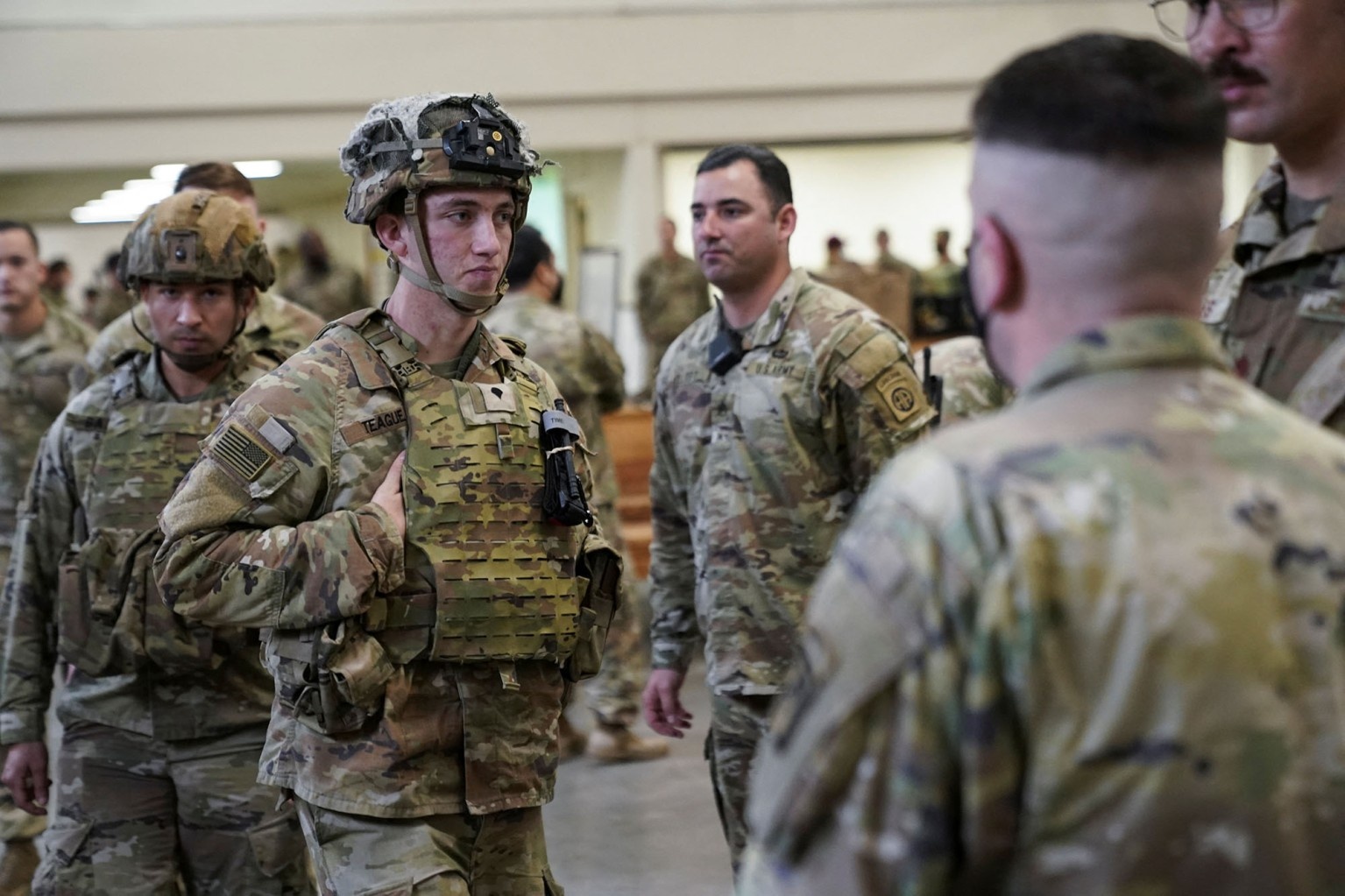 My dieu them 7.000 linh toi chau Au hinh anh