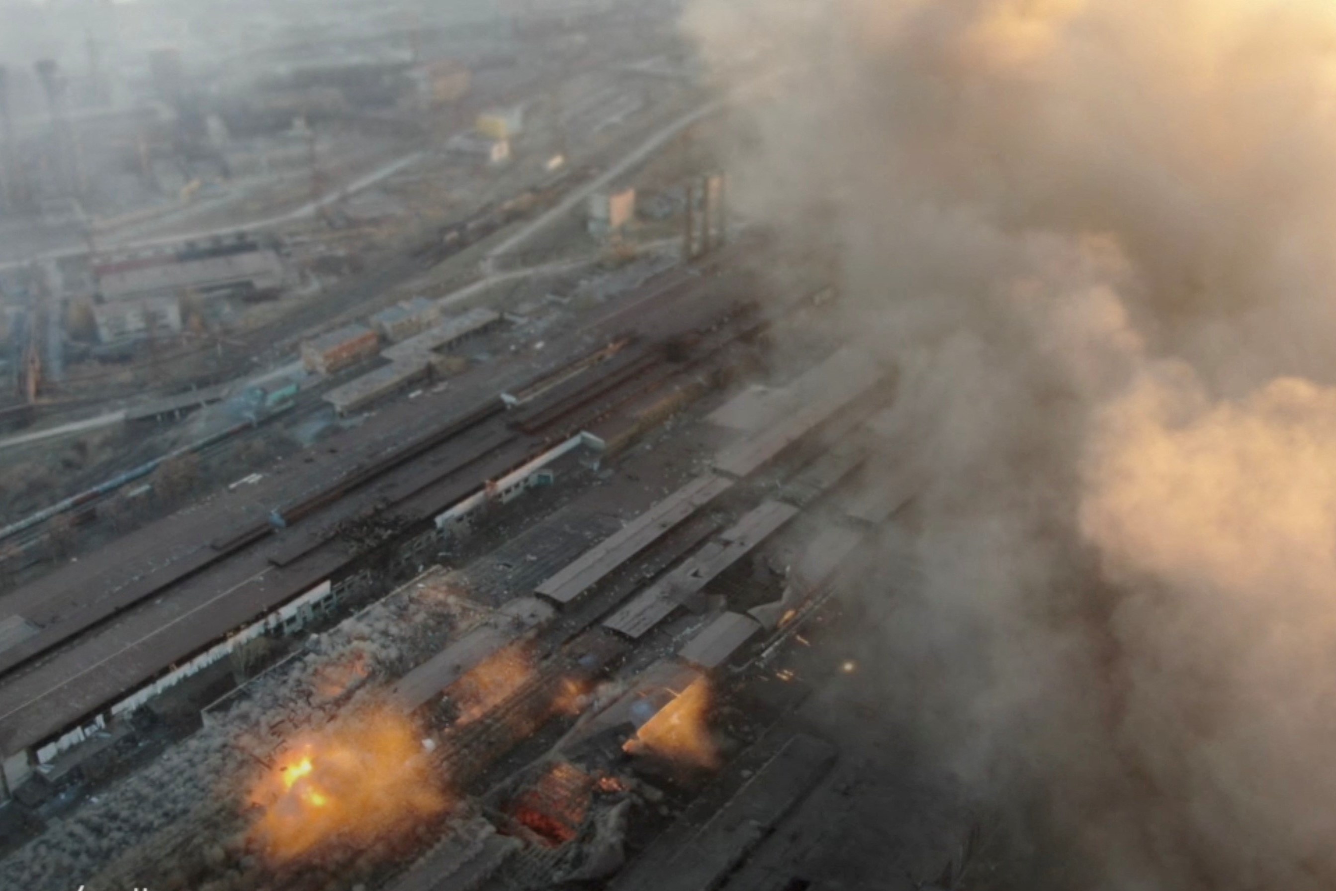 Quan chuc My: Nga phao kich Mariupol tu tau chien hinh anh