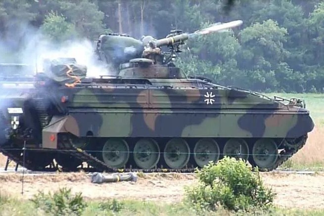 Thuy Si ngan Duc chuyen giao dan xe Marder cho Ukraine hinh anh