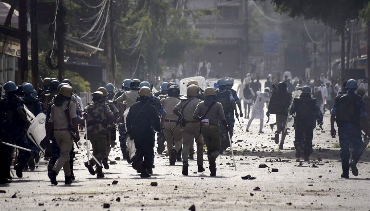 bao luc canh sat an do anh 1