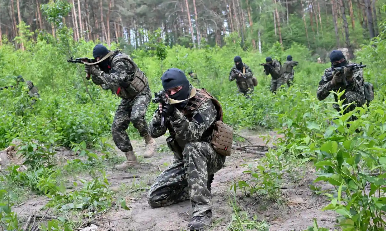 Nga tan cong Ukraine anh 1