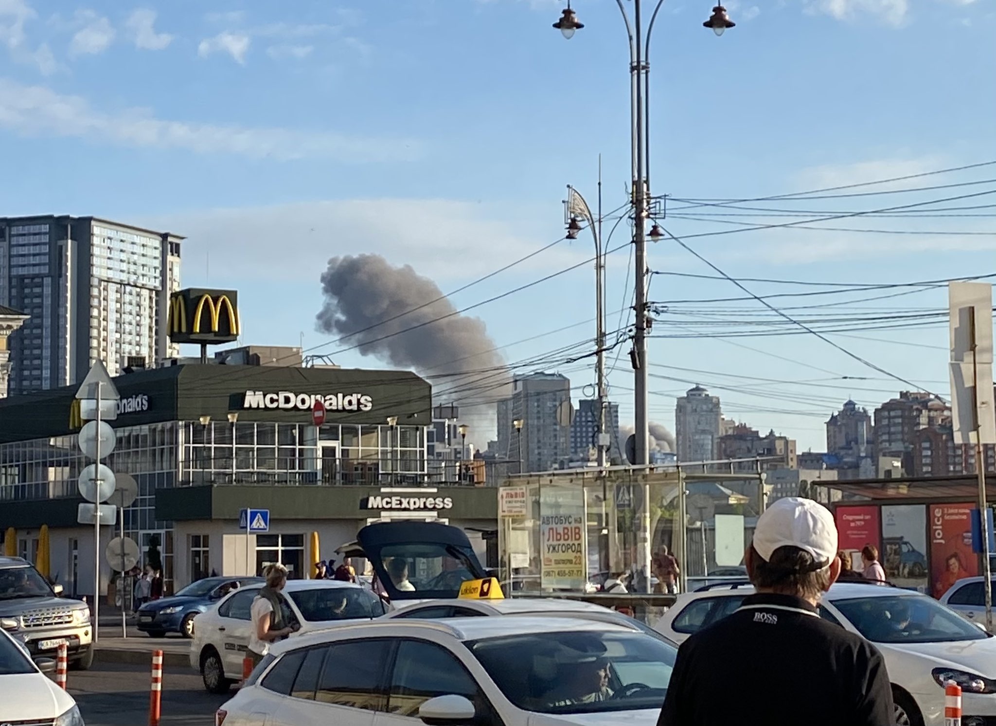 Kyiv bi tan cong bang ten lua hinh anh