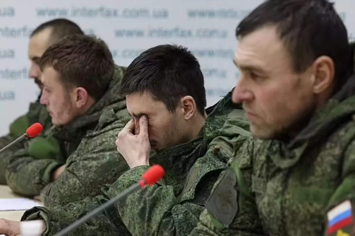 Ukraine - Nga co cuoc trao doi tu binh quy mo lon nhat hinh anh