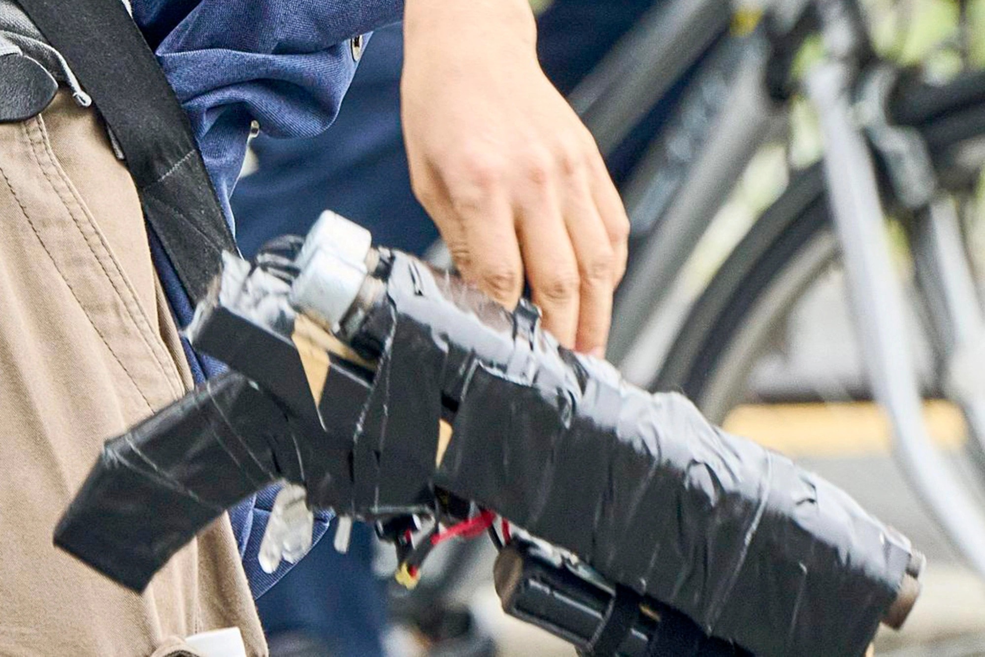 Khau sung trong vu am sat ong Abe de lai dau vet cach hien truong 90 m hinh anh