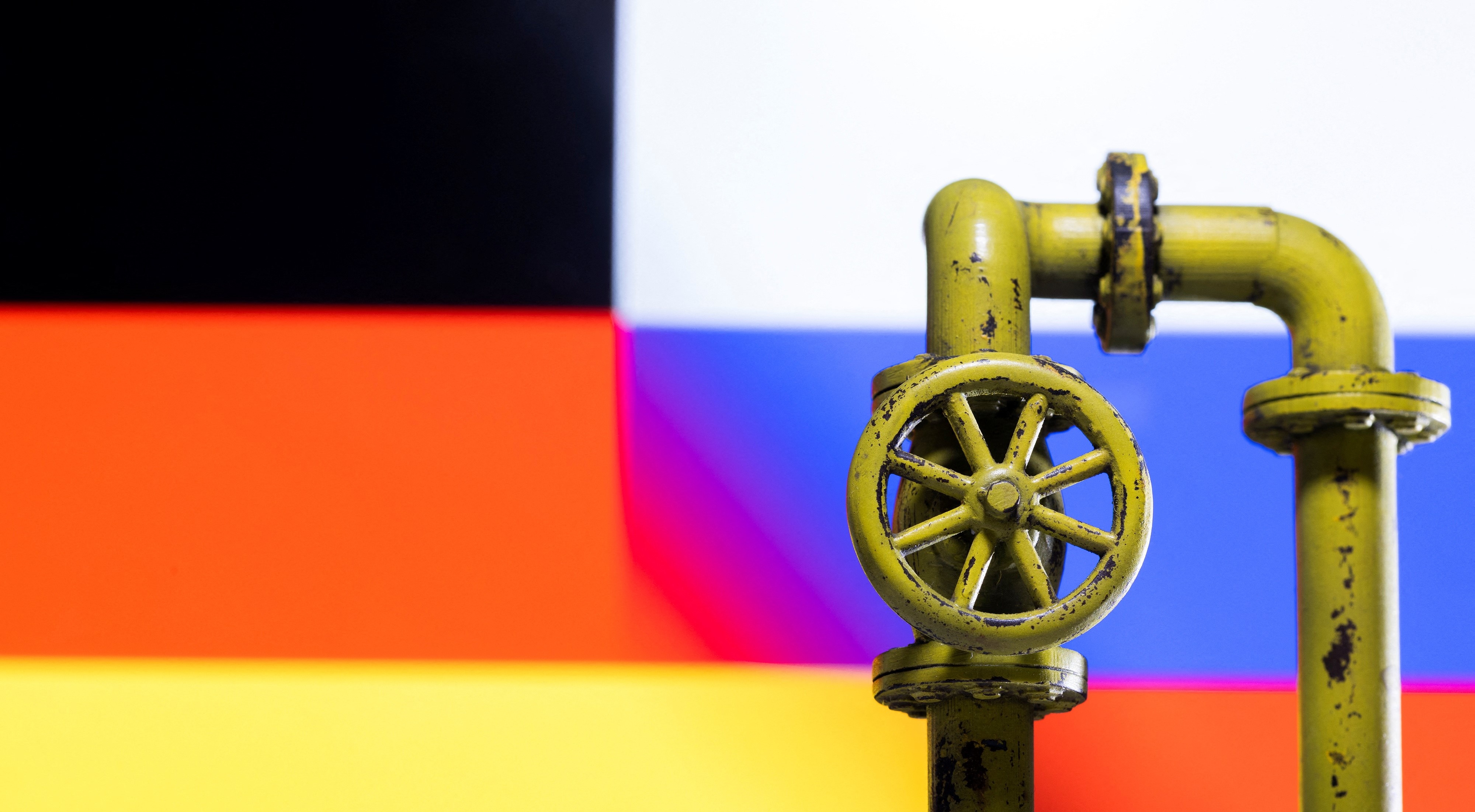 nga cat khi dot anh 1