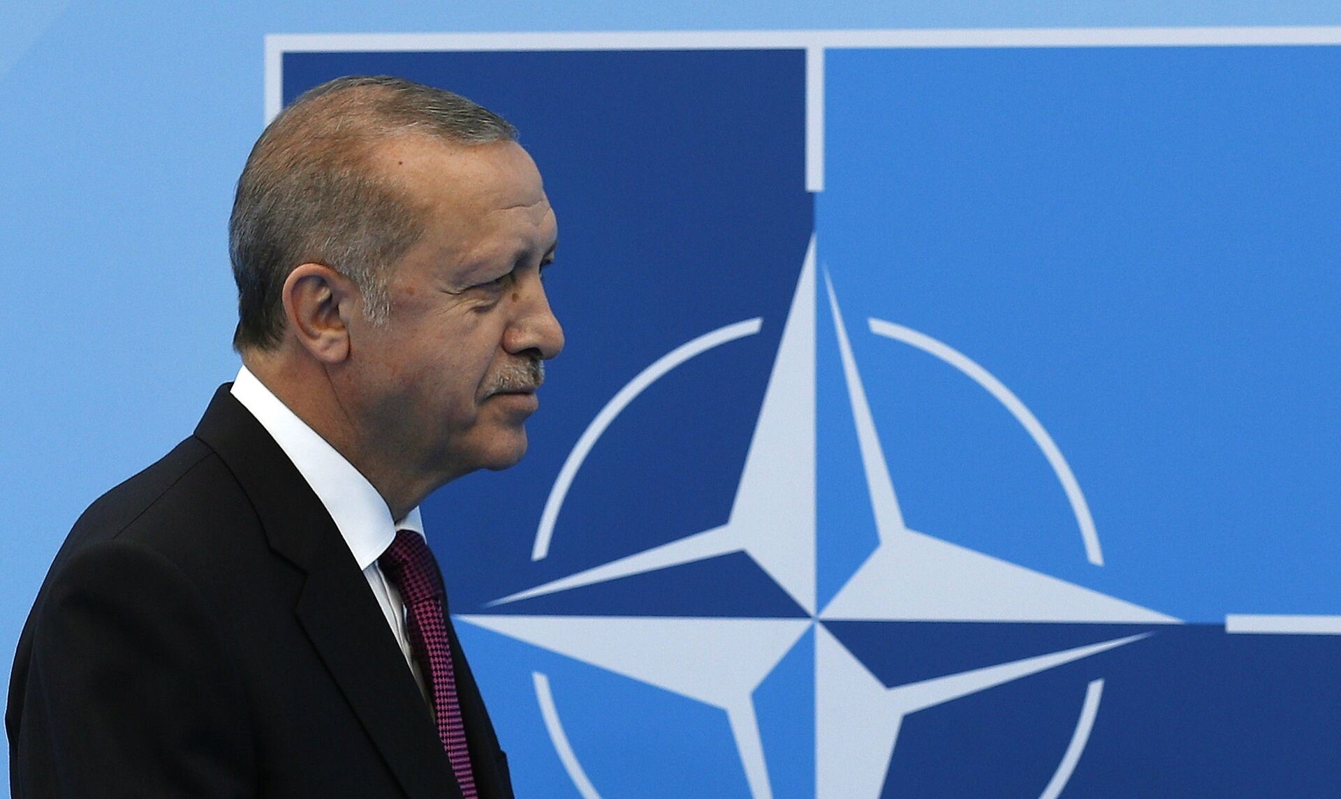 tho nhi ky va nato anh 1