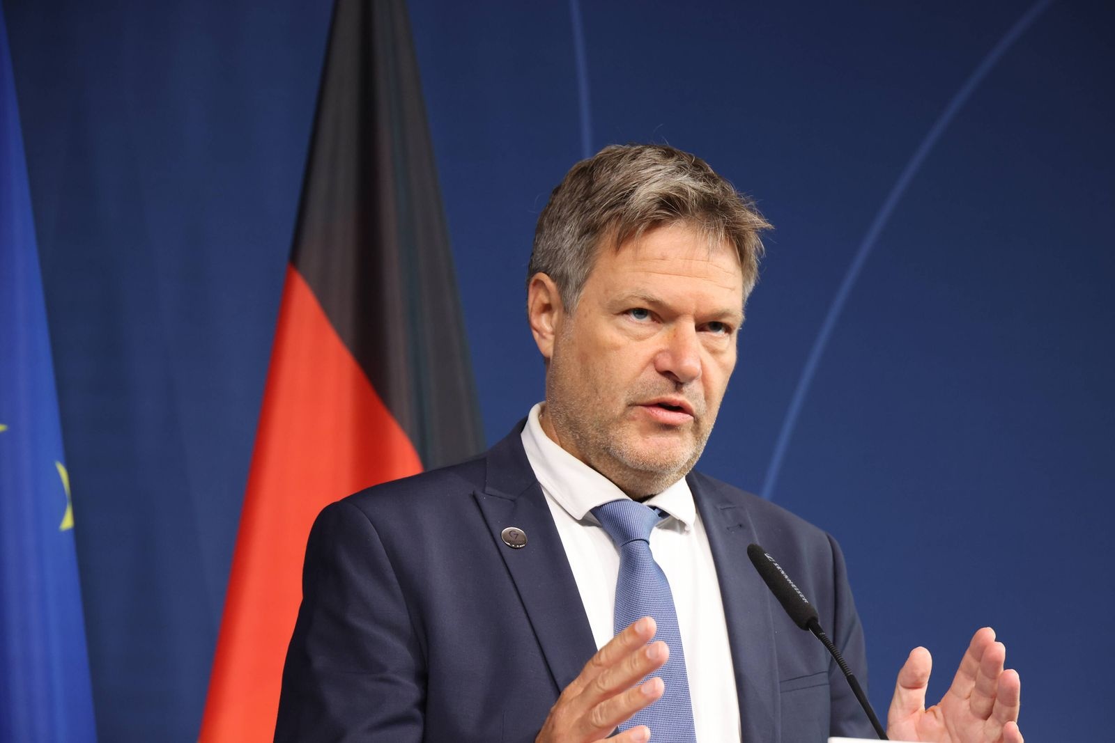 Duc noi se khong con 'ngay tho' ve Trung Quoc hinh anh