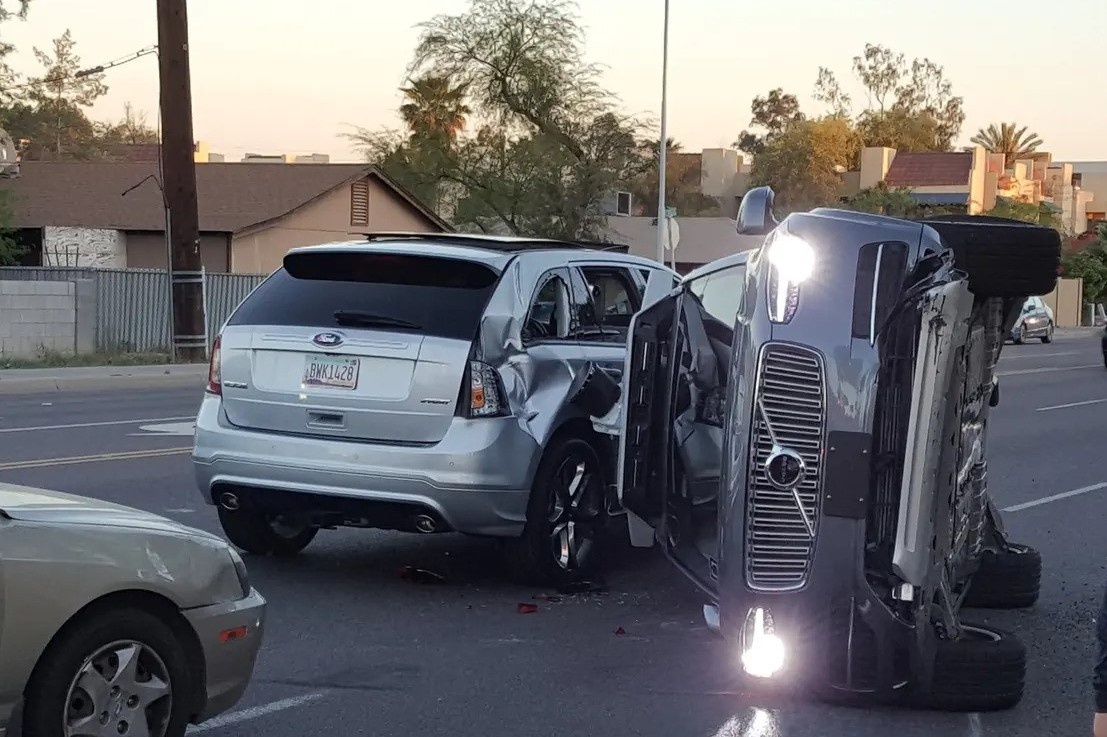 Giac mo xe tu lai van vo vong du duoc dau tu 100 ty USD hinh anh