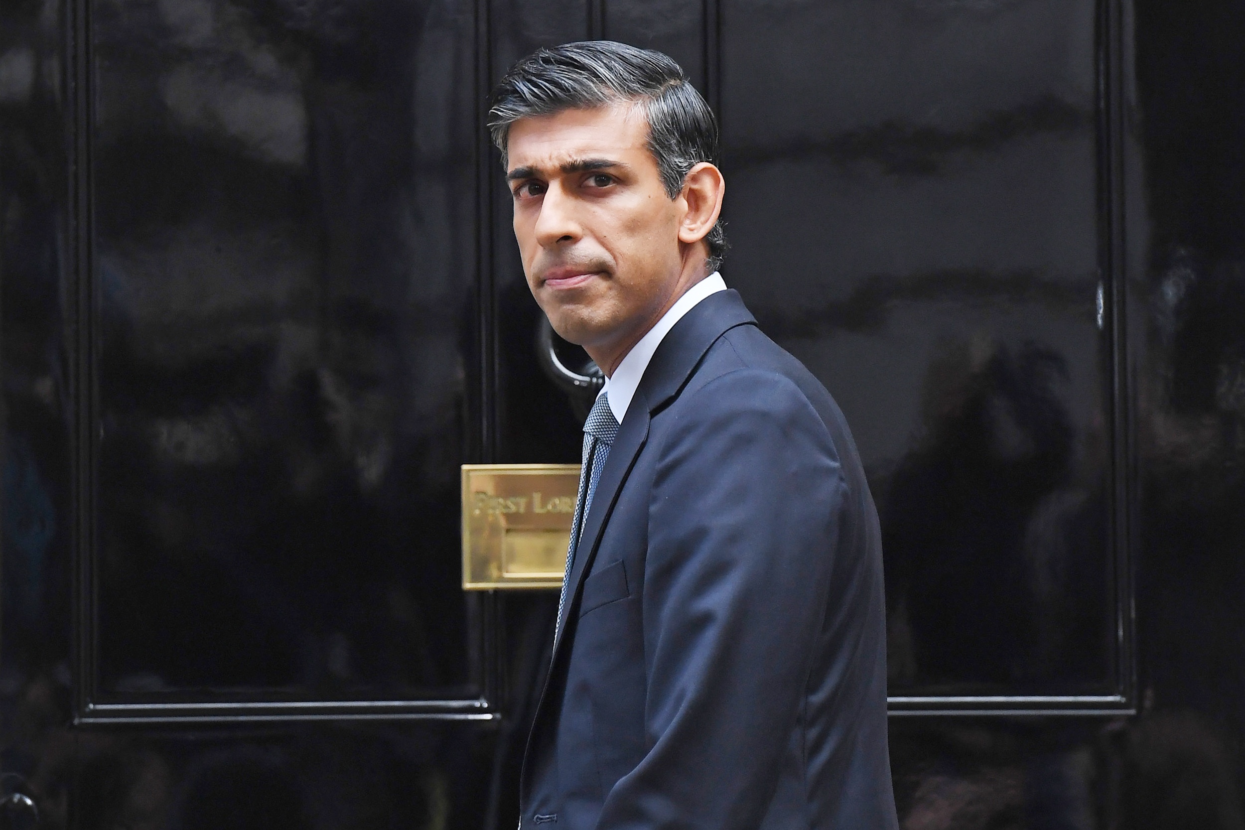 Thu tuong Sunak hoan cong bo chinh sach duoc ca nuoc cho doi hinh anh