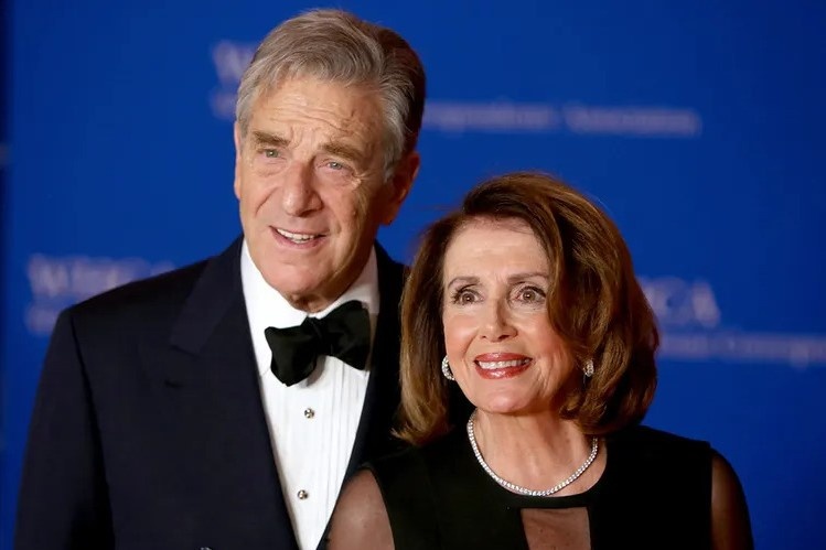 Ke cam bua ho to ten ba Pelosi khi dot nhap tu gia hinh anh