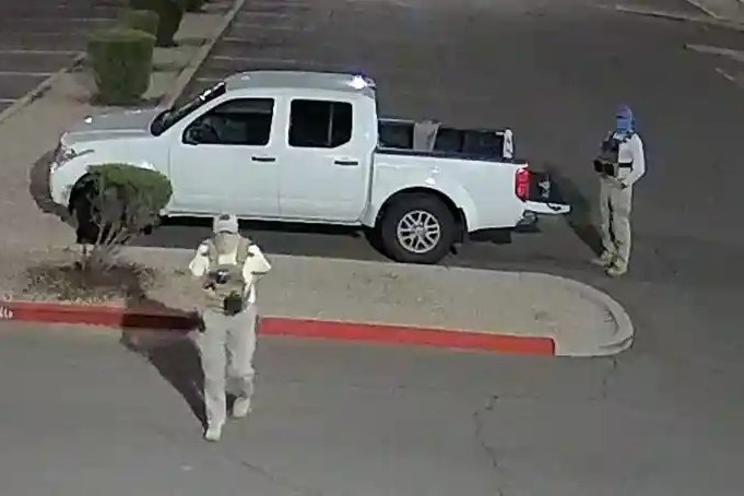 Nhan vien bau cu Arizona bi doa giet hinh anh