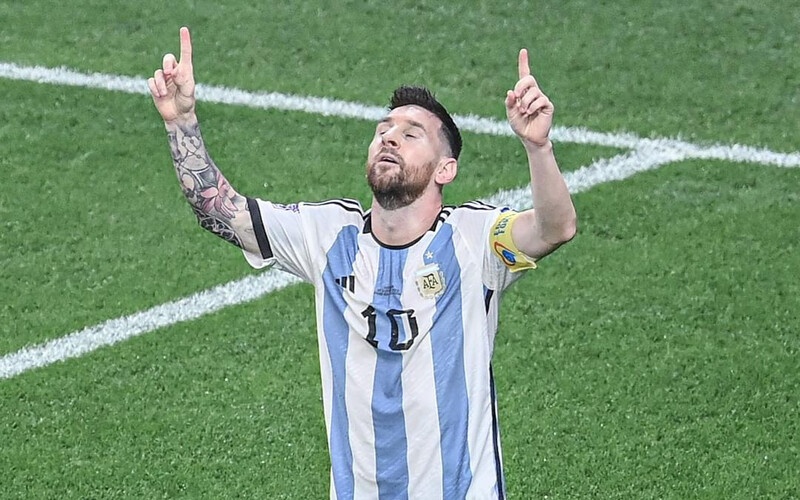 Messi: Maradona dang theo doi tu thien dang hinh anh