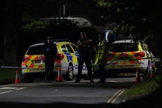 Xa sung chet nguoi trong dem Giang sinh o Anh hinh anh