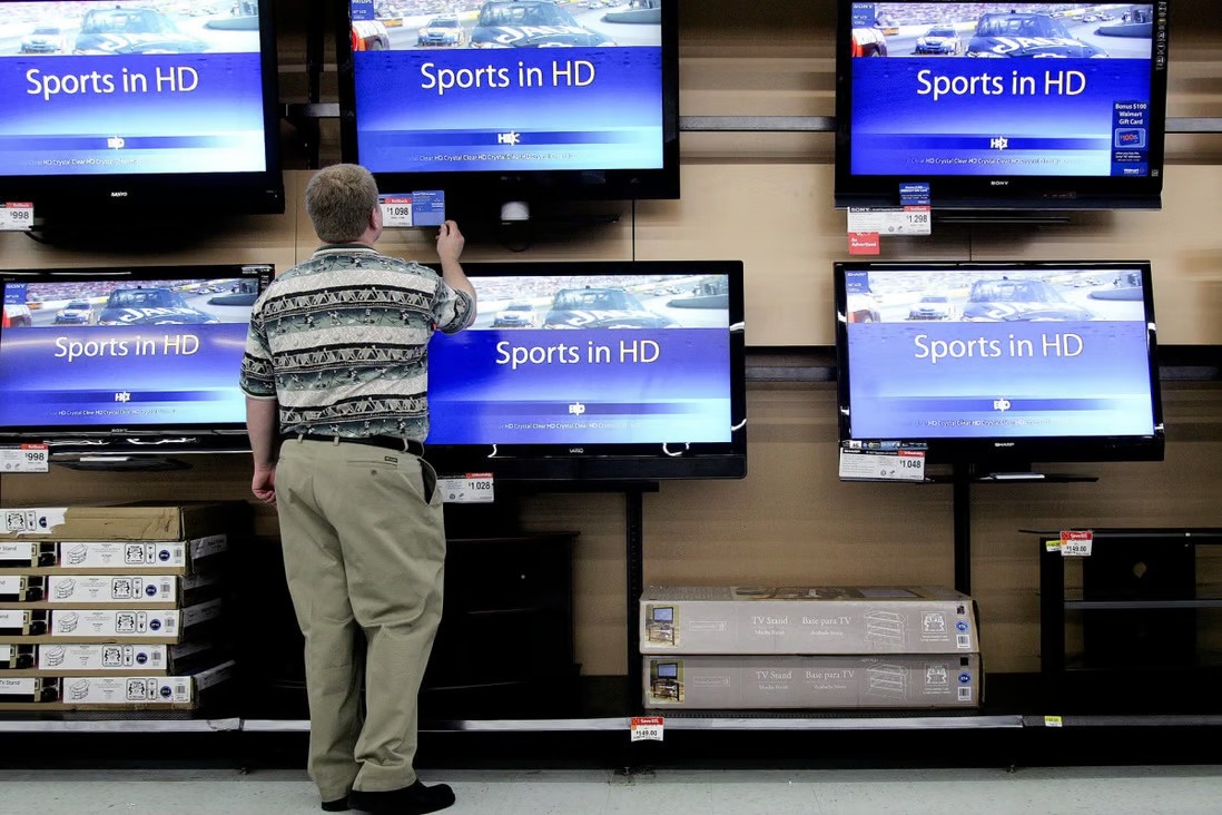Nguoi My duoc khuyen mua tivi thay vi mua trung hinh anh