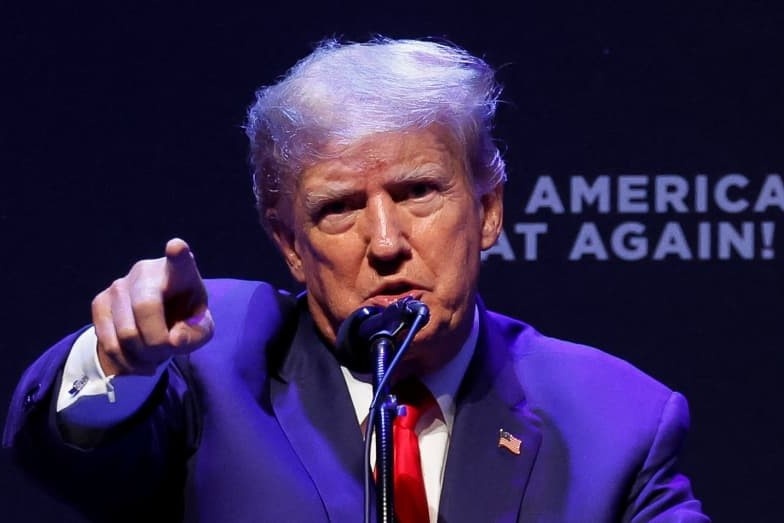 Chuyen gi se xay ra neu ong Trump bi bat? hinh anh