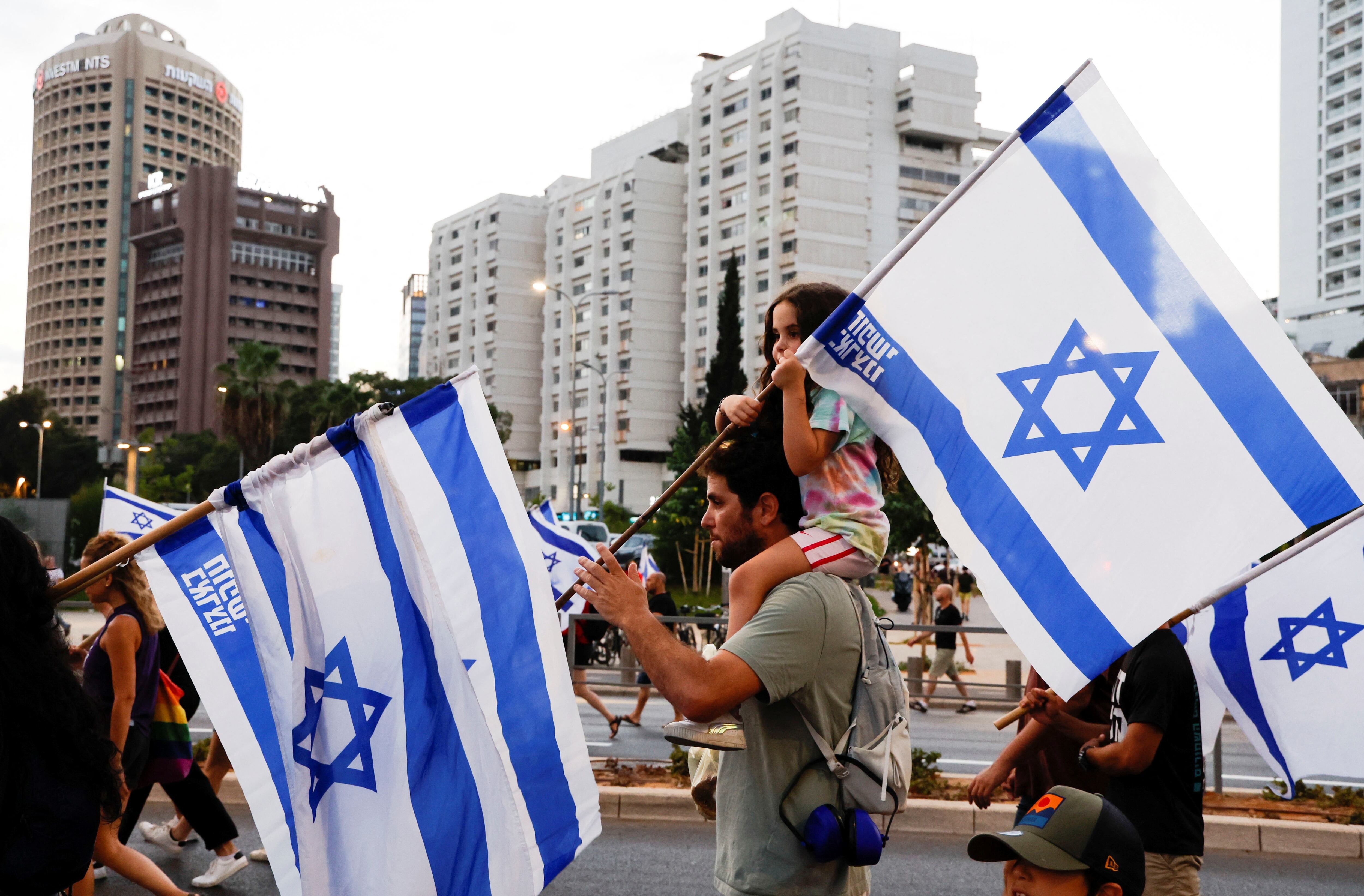 Quan chuc Israel tuyet thuc tap the hinh anh