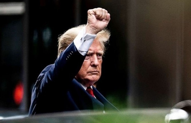 Ong Trump duoc bao ve the nao trong ngay hau toa hinh anh