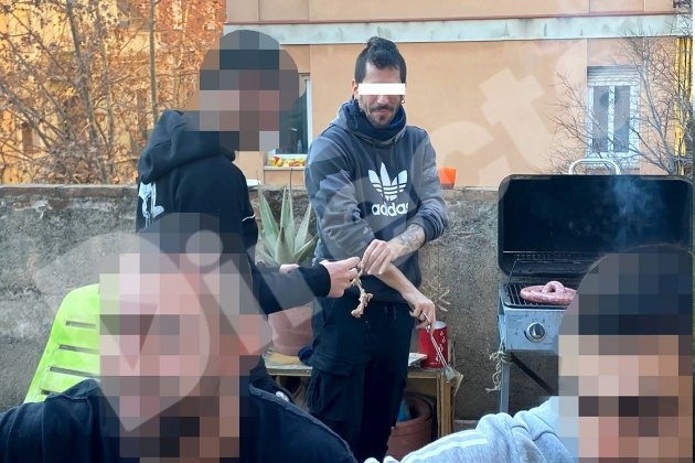 6 phu nu Barcelona sap bay canh sat chim: 'Toi cam thay bi cuong hiep' hinh anh