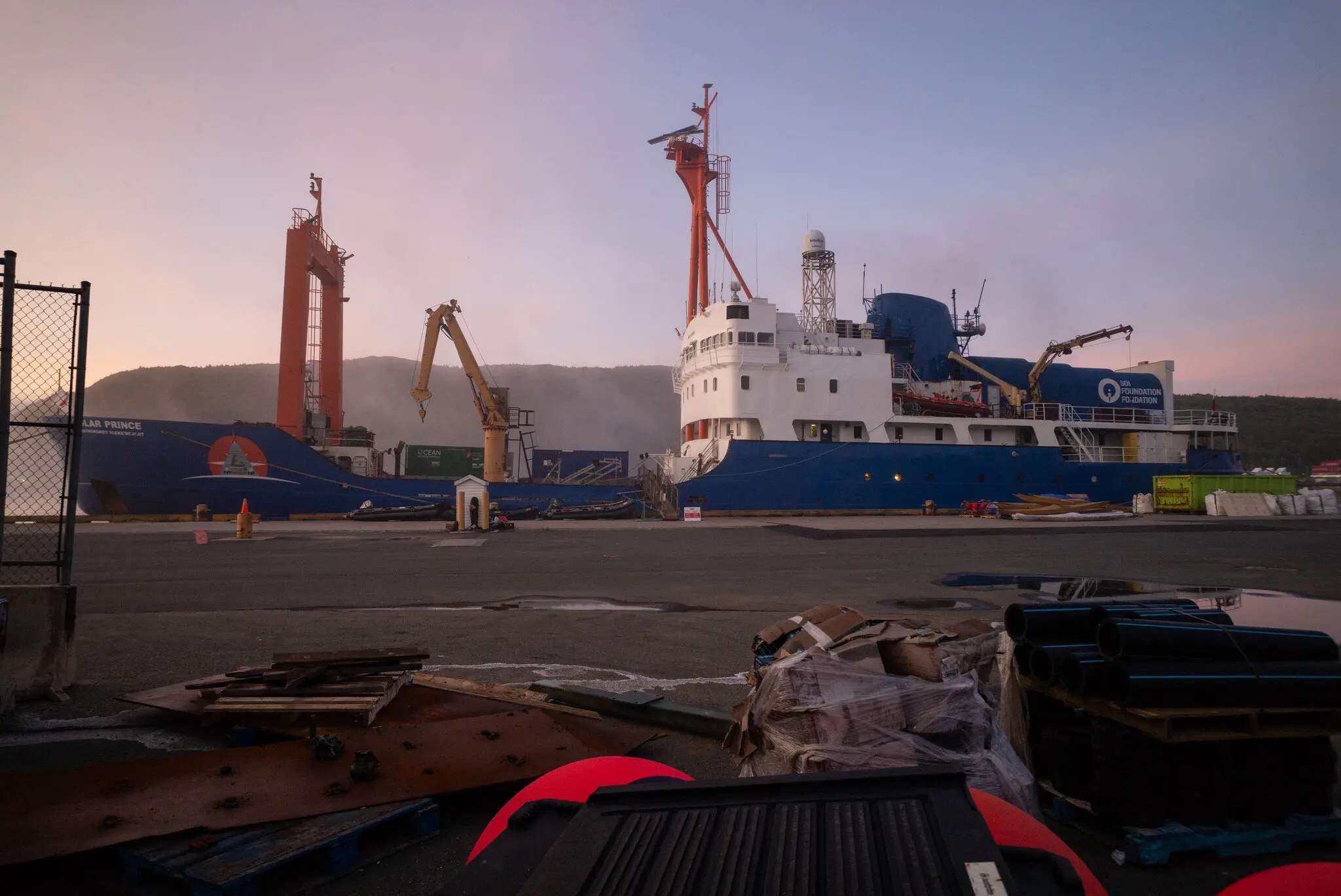 tham kich tau lan Titan anh 11