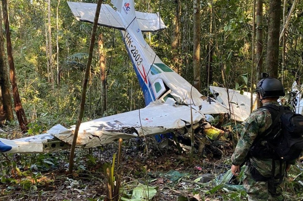 4 tre em song sot sau hon mot thang may bay roi o Colombia hinh anh