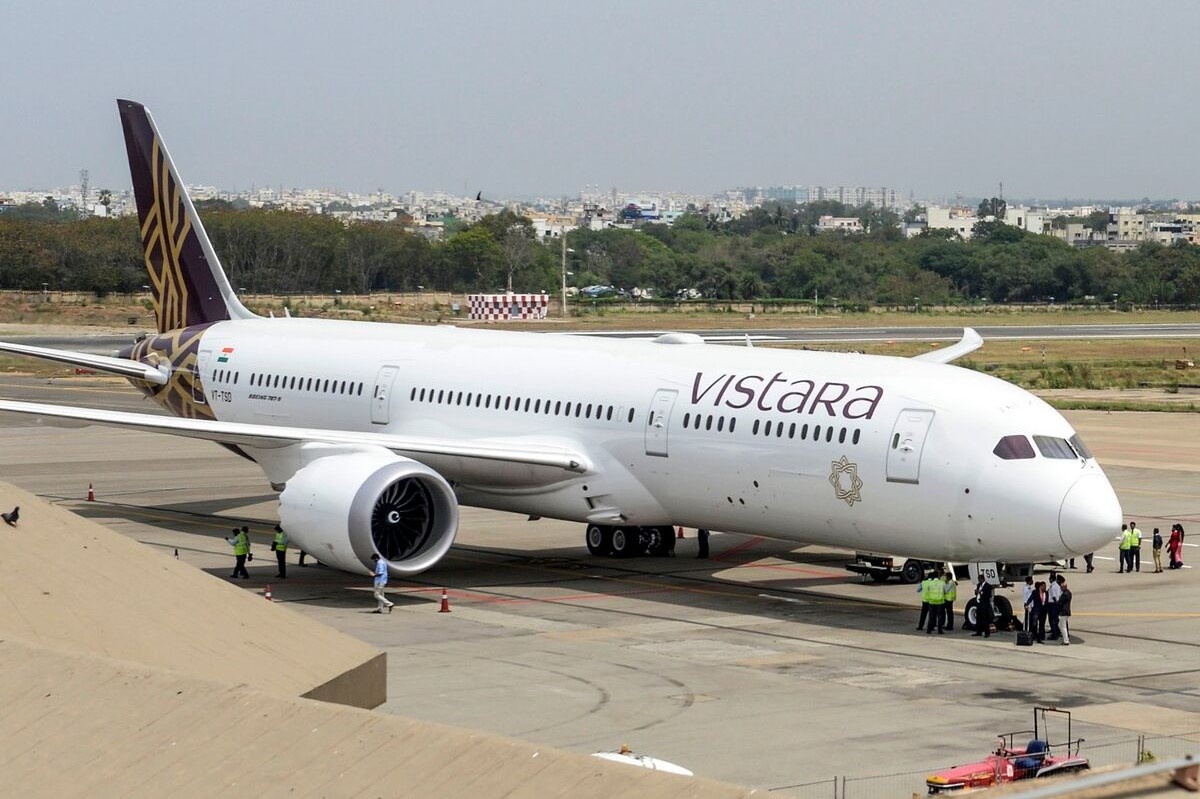 Tiep vien hang bay An Do khong co dong phuc de mac vi su co logistics hinh anh