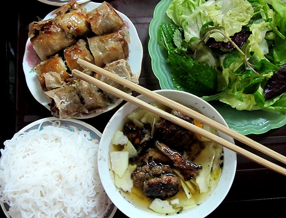 Bun cha lot top 10 mon an duong pho ngon nhat the gioi hinh anh