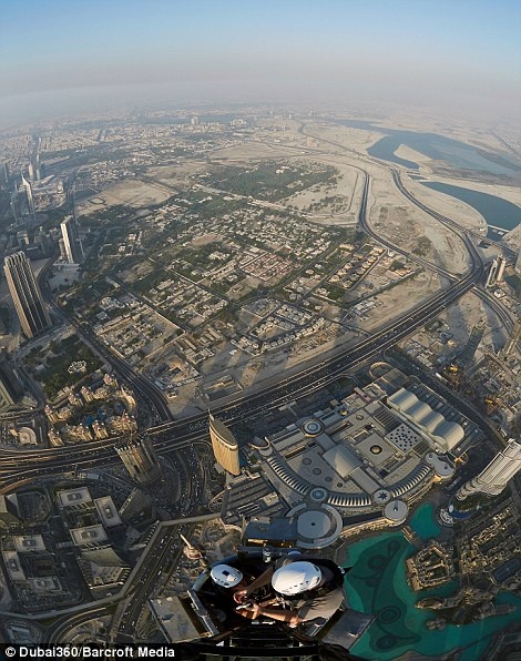 Dubai nhìn từ Burj Khalifa.