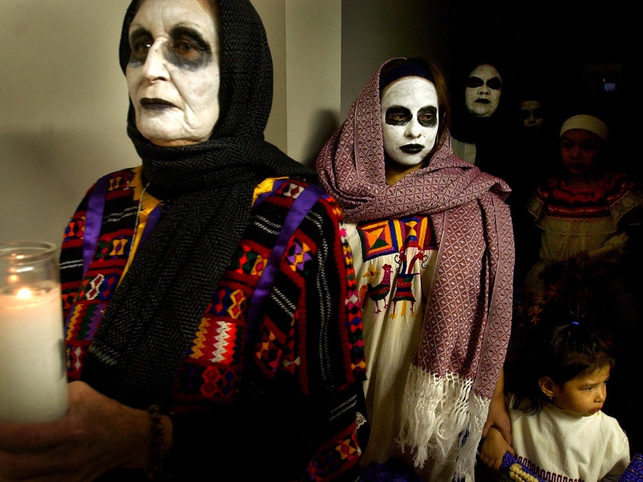 Lễ hội Denver, Colorado (Mỹ): Lễ hội người chết tương tự như ở Mexico cũng được tổ chức ở đây để tưởng nhớ những người đã mất.