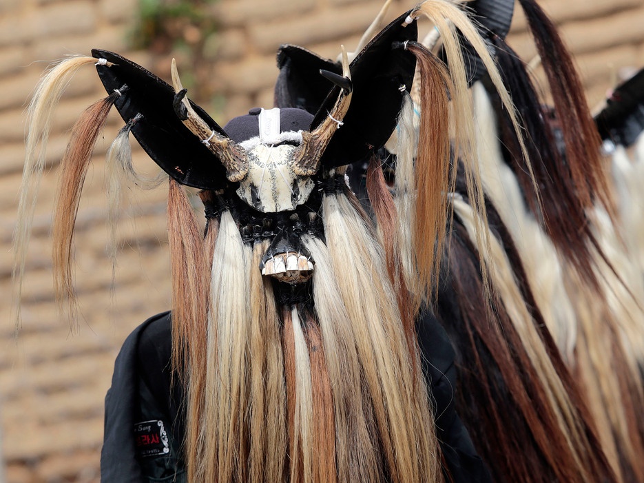 Lễ hội người chết ở Cuajinicuilapa (Mexico): Lễ hội ở đây bị ảnh hưởng bởi truyền thống của châu Phi, bao gồm những điệu múa của quỷ do những người đàn ông ở các thị trấn miền biển biểu diễn.